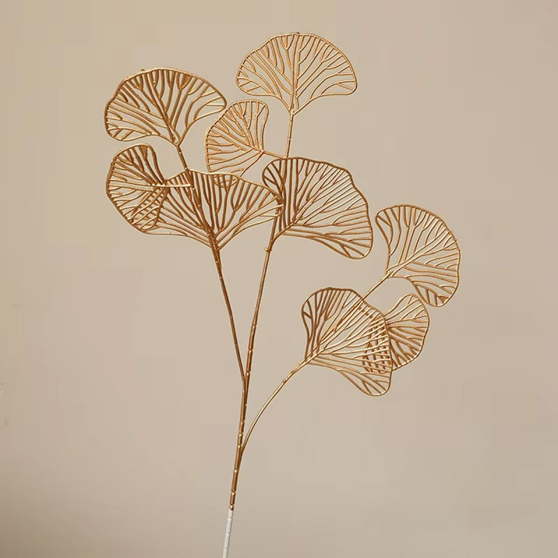 Golden Ginko - dekorativna biljka u zlatnoj boji