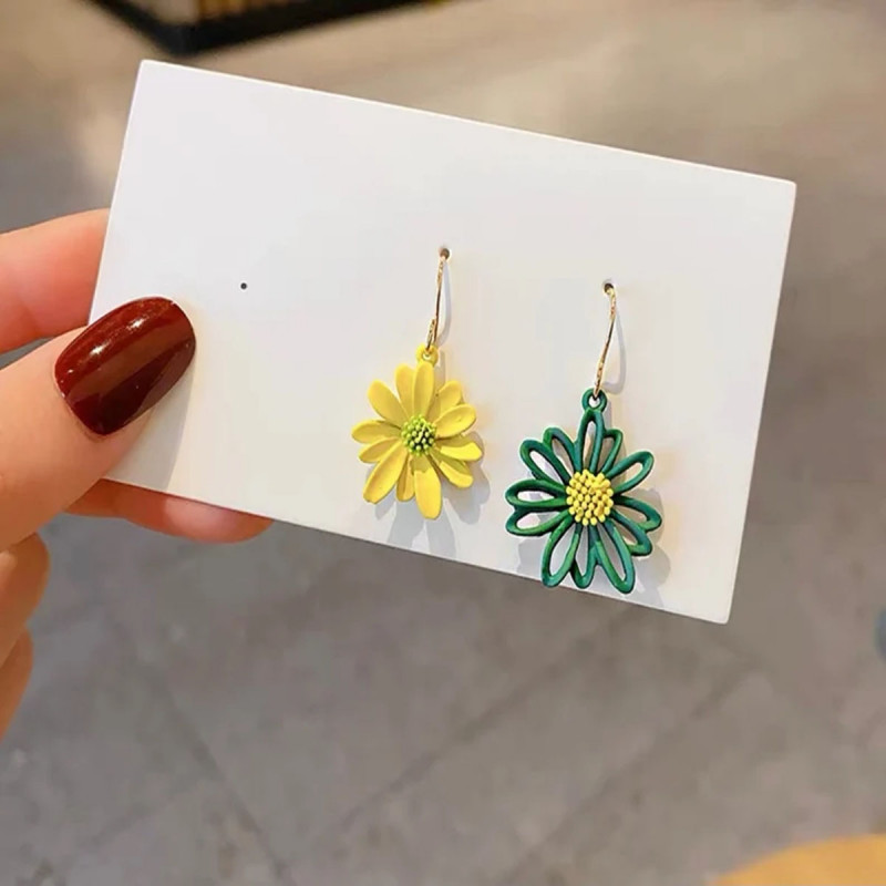 Lovely Daisy - Moderna minđuša sa cvetićem
