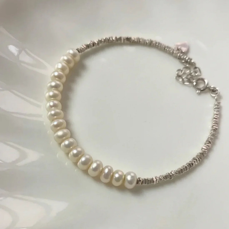 Silver and pearls - narukvica sa bisernim i srebrnim nizom
