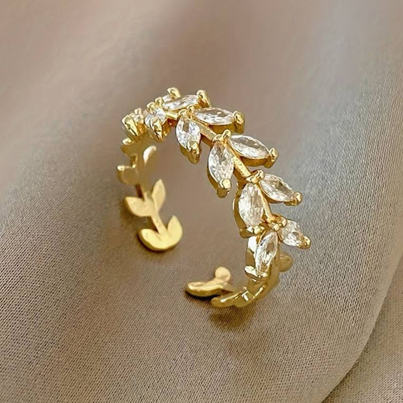 Golden Leaf Elegance - prsten sa listićima u zlatnoj boji