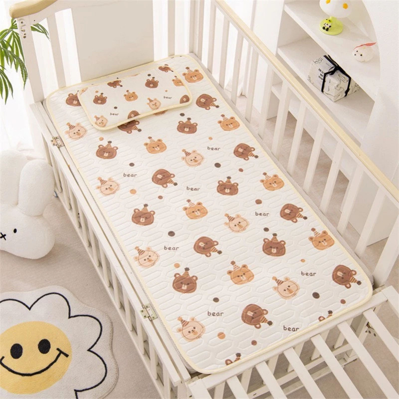 Prozračna i rashladna posteljina za krevetac sa motivima medvedića