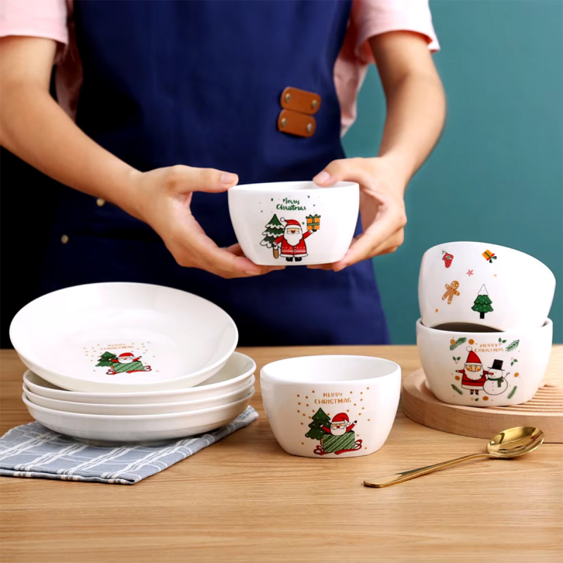 Merry Christmas - set keramičkih činija i tanjira u prazničnom pakovanju