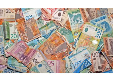 Šta bi Srbi da imaju para: Mercedes, samsung telefone, slušali Rijanu i gledali Novaka