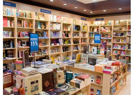 U okviru knjižare Delfi u SKC-u počela outlet prodaja knjiga