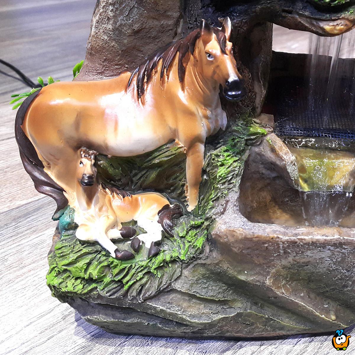 Dekorativna sobna fontana - Horses & Waterfall
