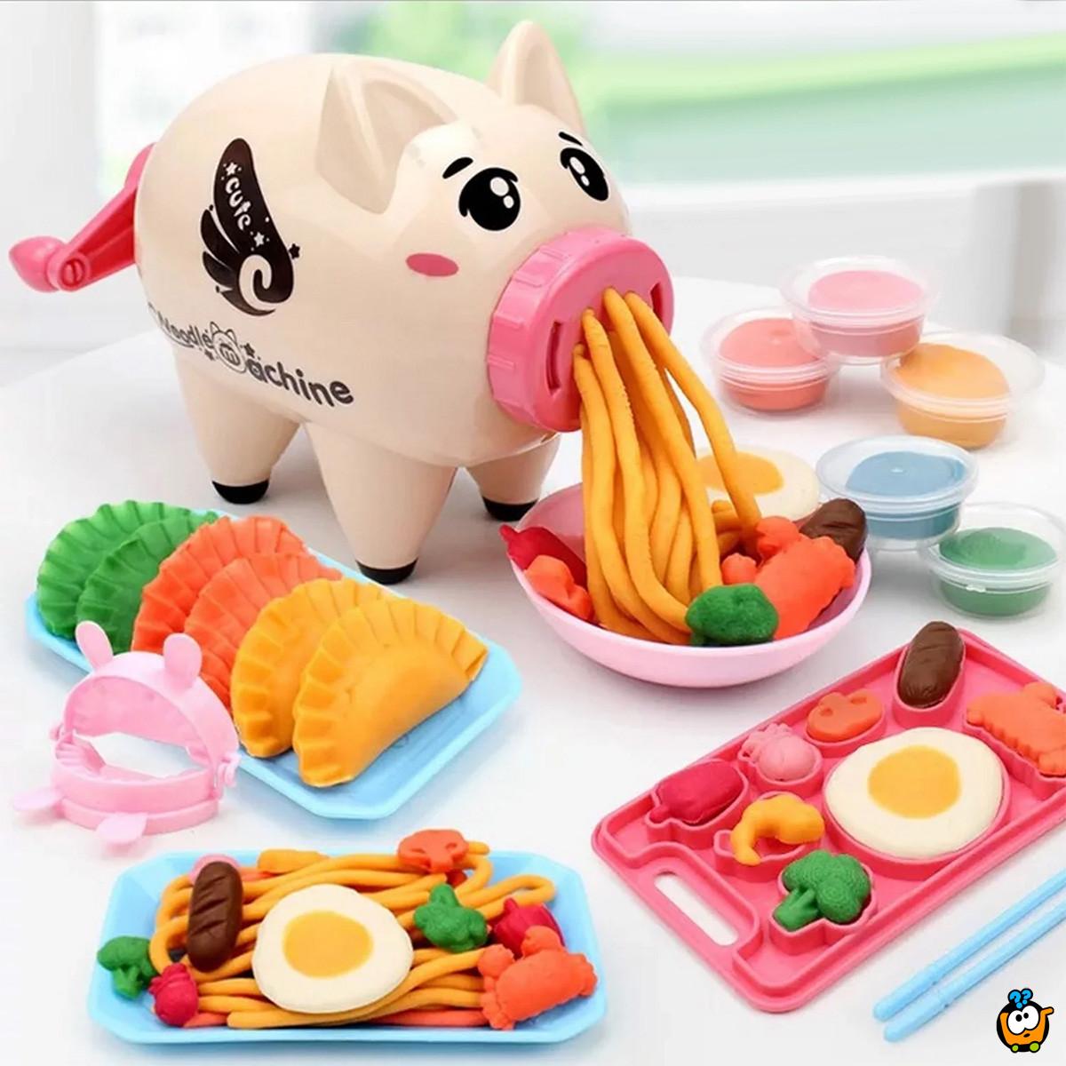 Pig noodle maker - prasence koje pravi nudle od plastelina 