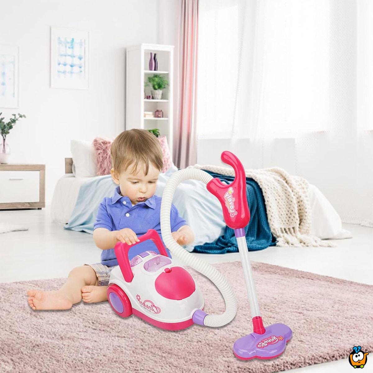 Dečiji usisivač sa kompletom za čišćenje