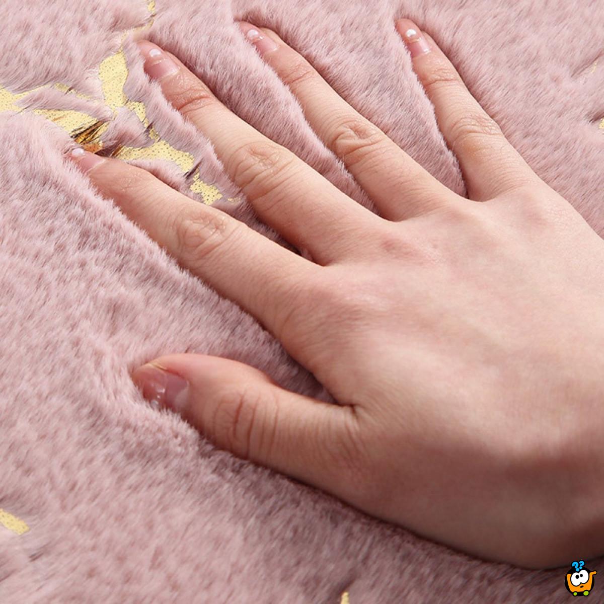 Soft Harmony Pink - Plišani roze tepih u obliku srca