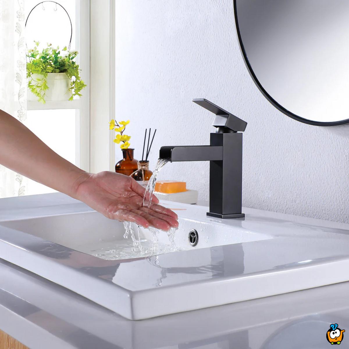 Elegantna crna slavina - baterija za lavabo