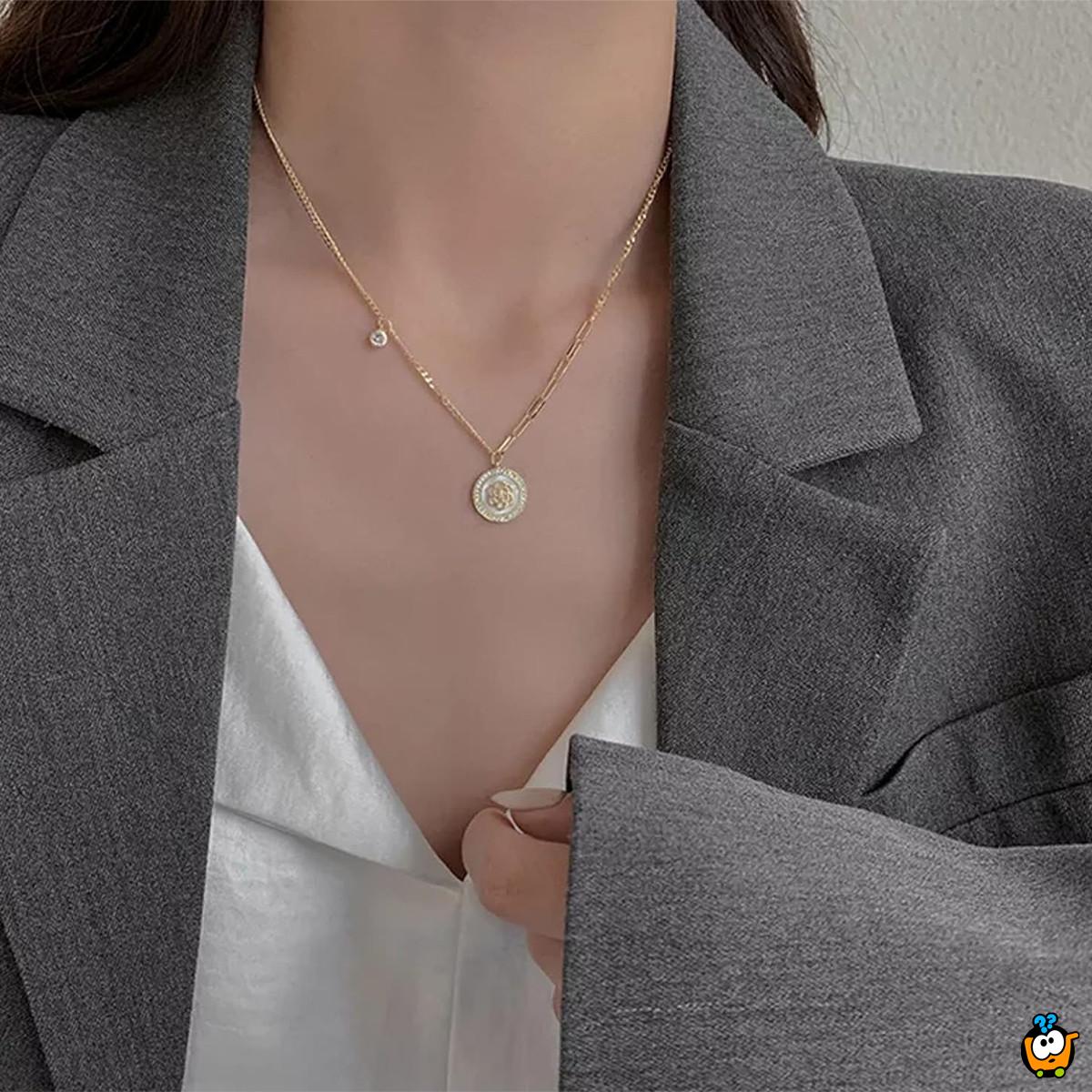 Elegantna ogrlica sa medaljonom u zlatnoj boji