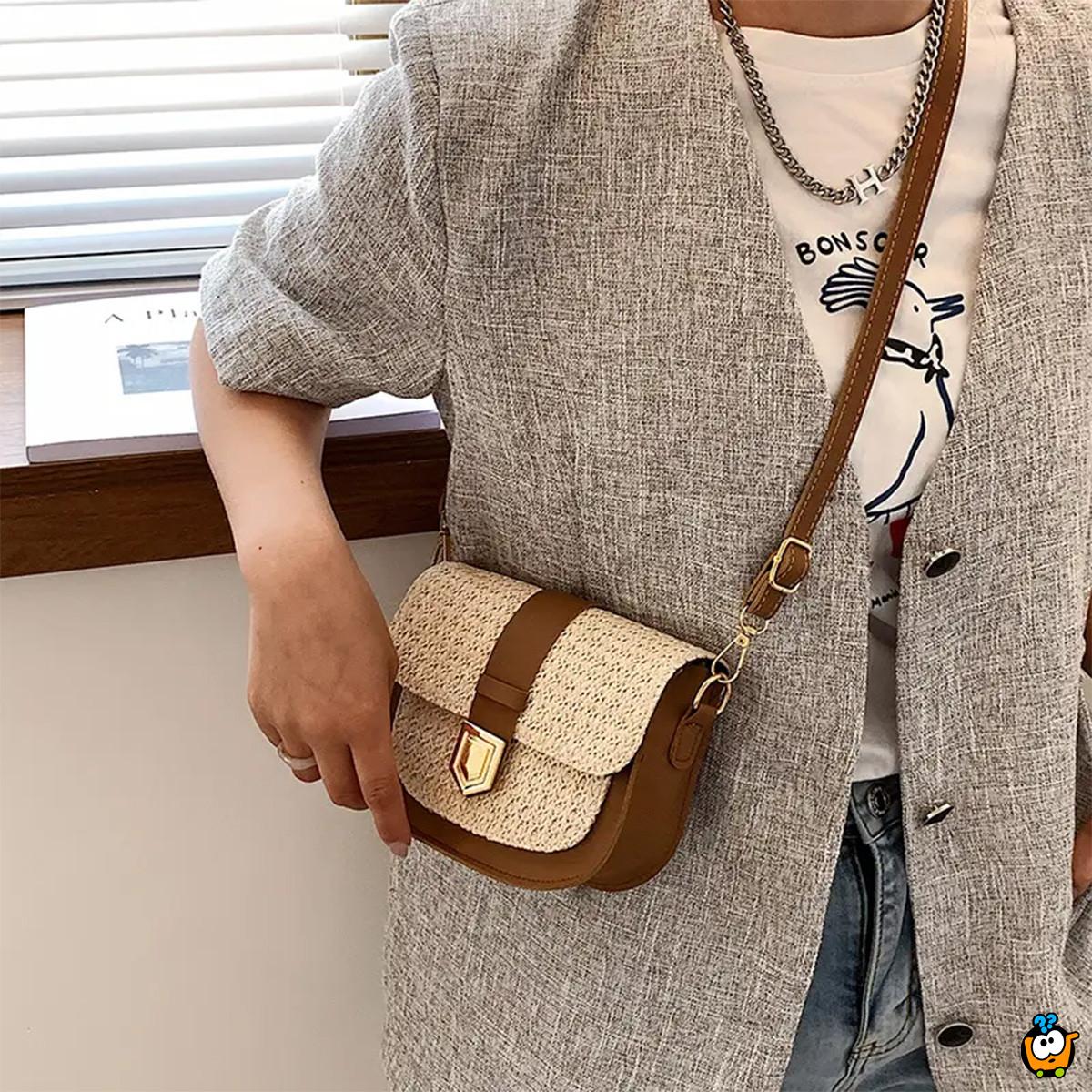 Pletena mini torbica boho izgleda