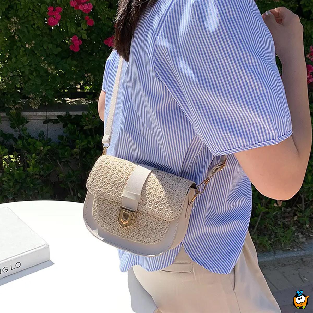 Pletena mini torbica boho izgleda