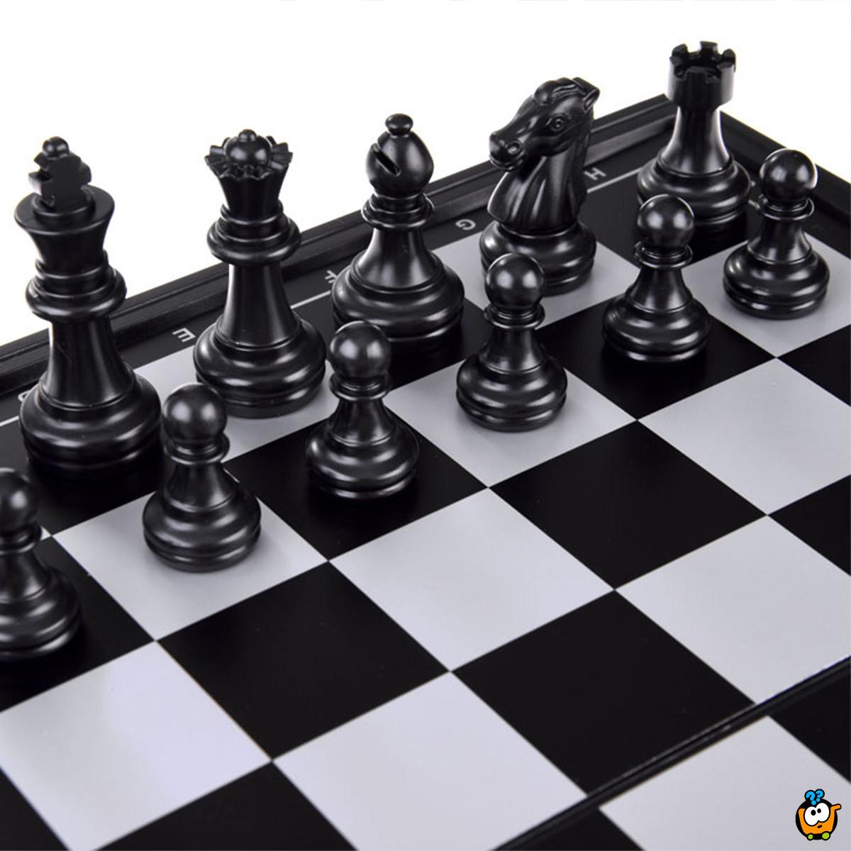 Sklopivi magnetni šah - trenira vijuge, razvija um