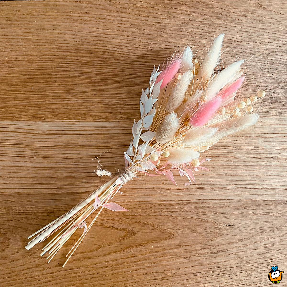 Dekorativni pink buket pampasa