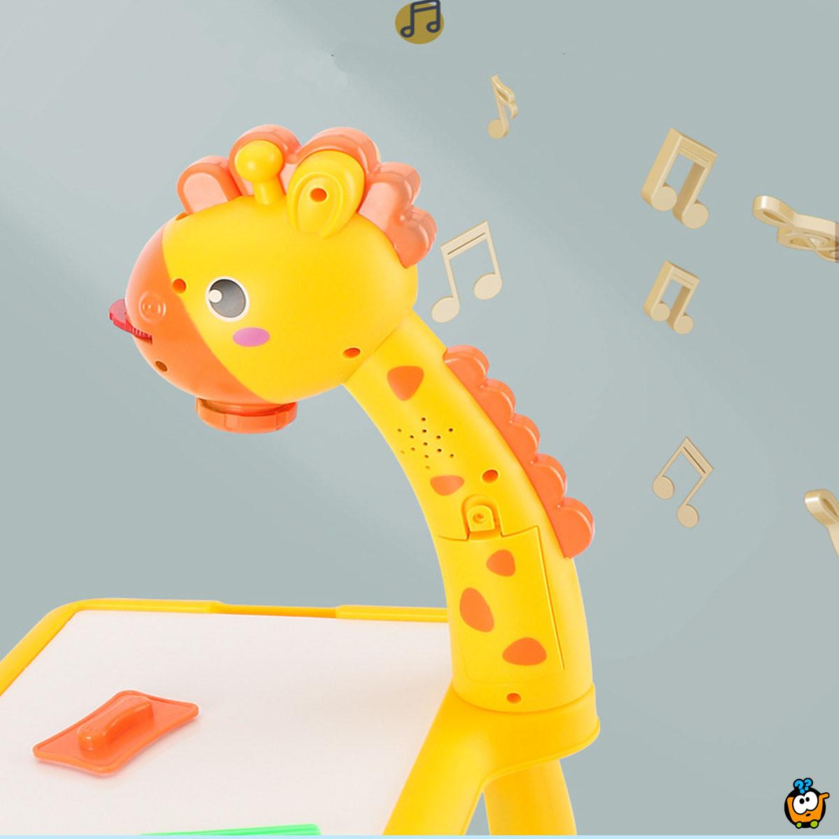 Kreativna žirafa – sto sa projektorom i tablom za crtanje