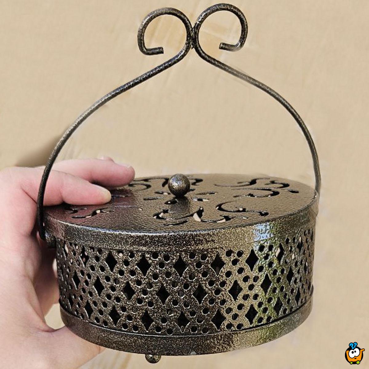 Iron Vintage Box - gvozdena kutija za paljenje sredstva protiv komaraca
