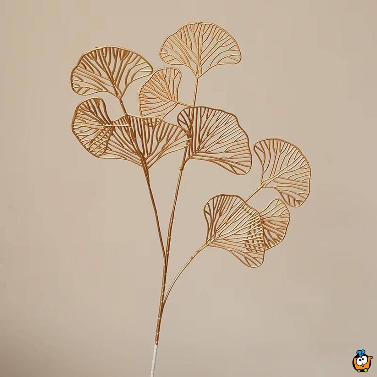 Golden Ginko - dekorativna biljka u zlatnoj boji