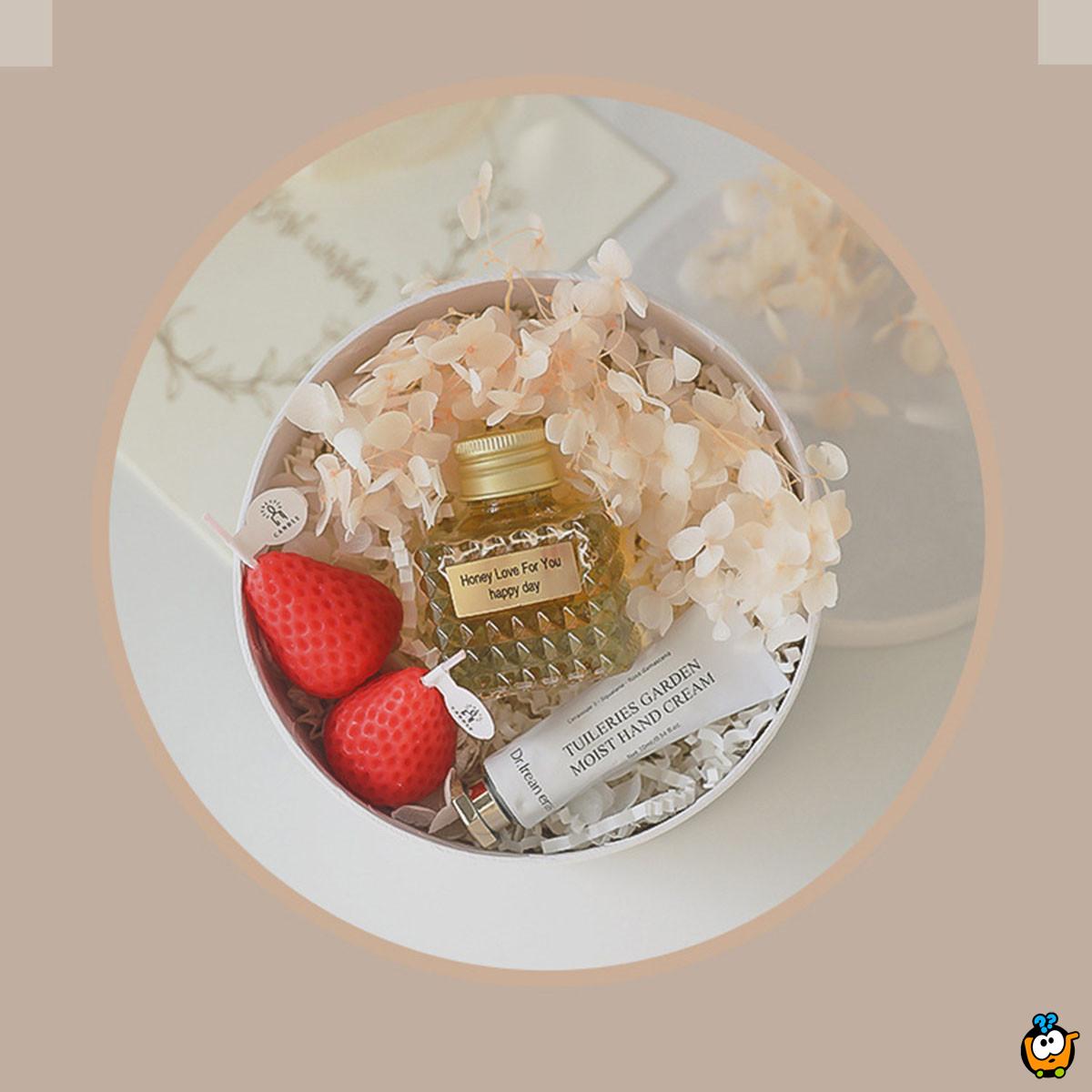 Strawberry Candle - Set od 4 mirisne sveće u obliku jagode