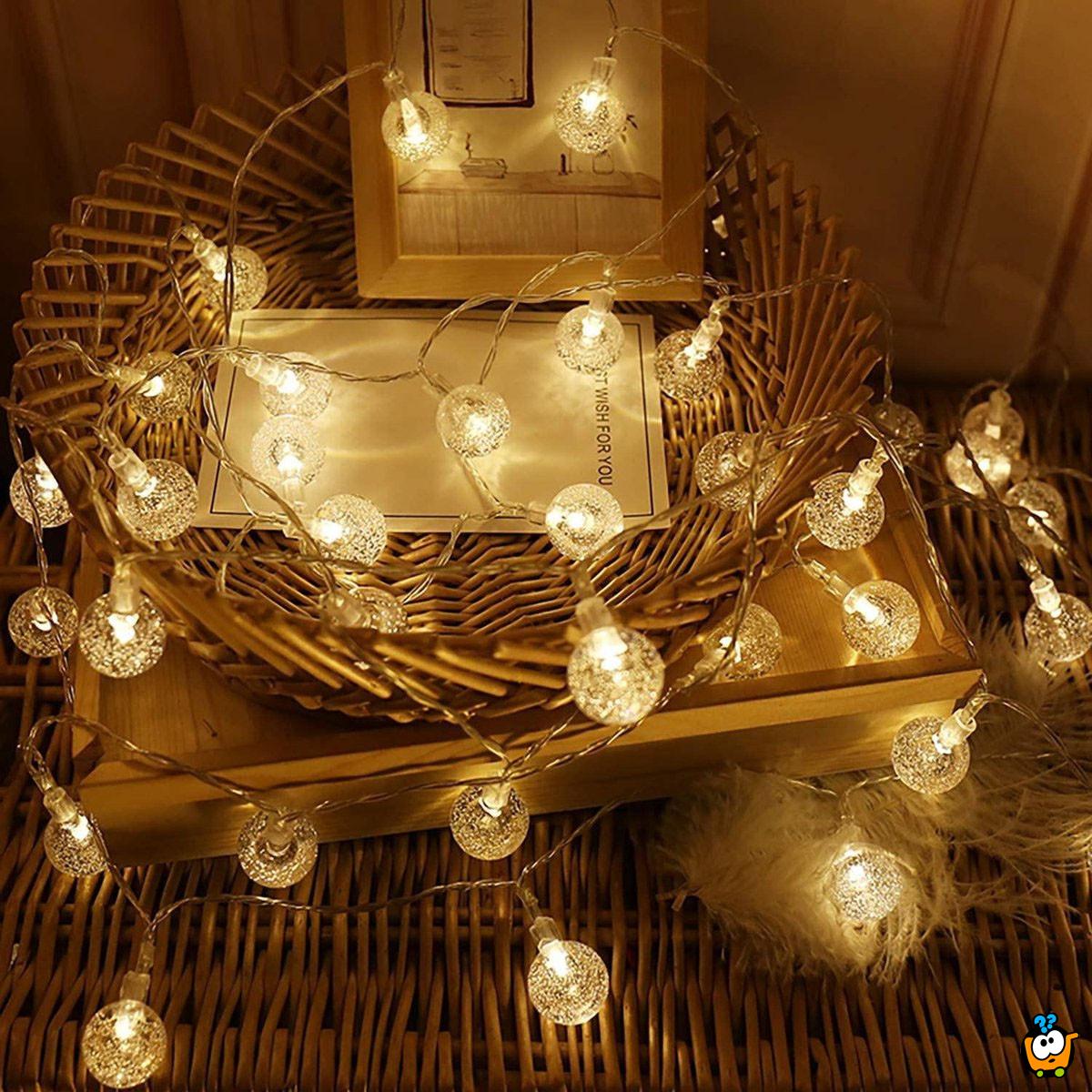 Bubbly Glow – Dekorativna lančana svetla u toplo beloj boji