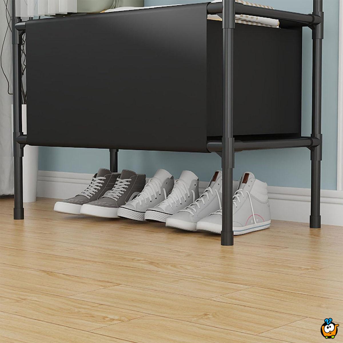 Sklopivi ormar sa zavesom – praktičan i kompaktan