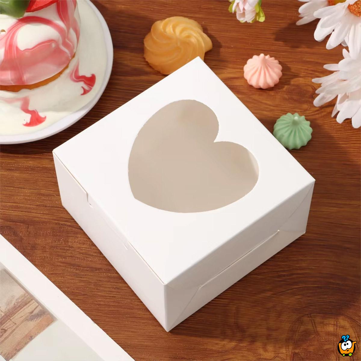 4 LOVE Box - Papirna kutija za 4 kolača sa srcastim otvorom
