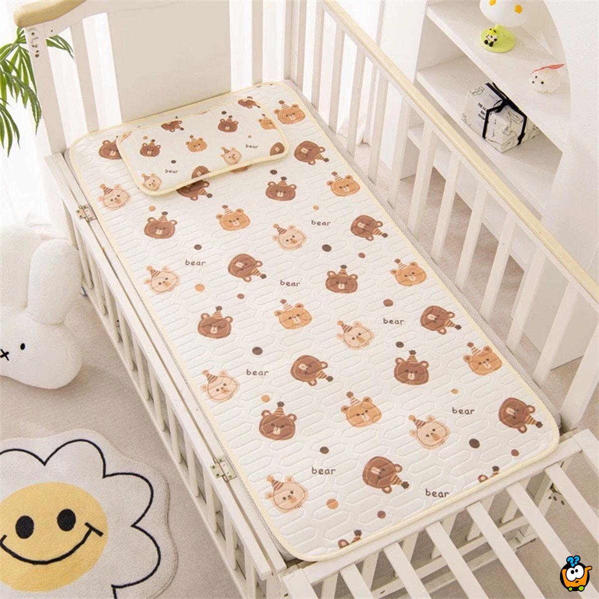 Prozračna i rashladna posteljina za krevetac sa motivima medvedića