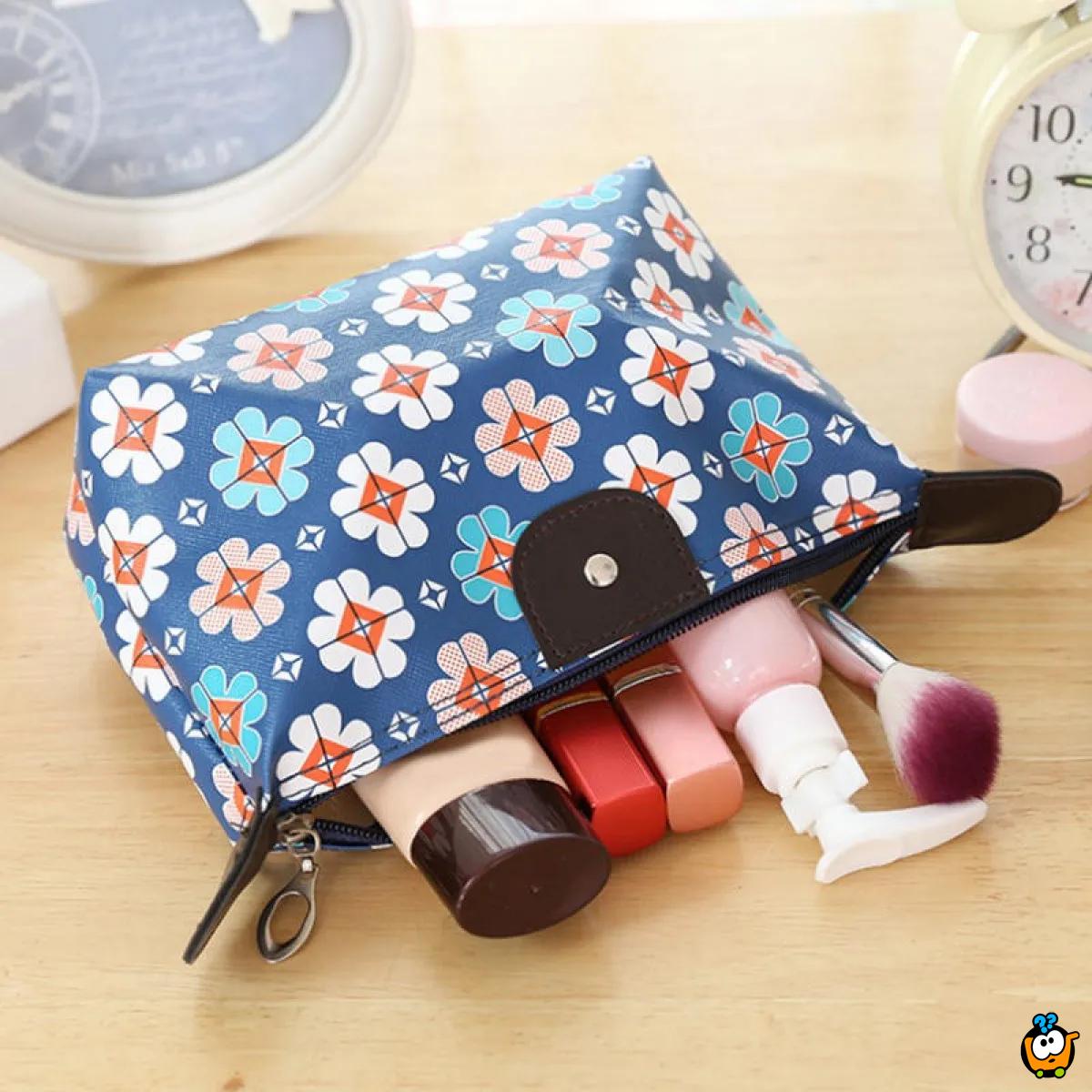 Cosmetic bag - Prenosiva kozmetička torbica razigranih boja