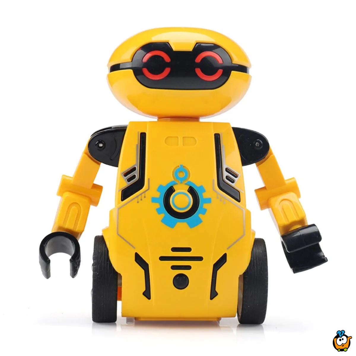 Robot igračka koja se kreće na potez
