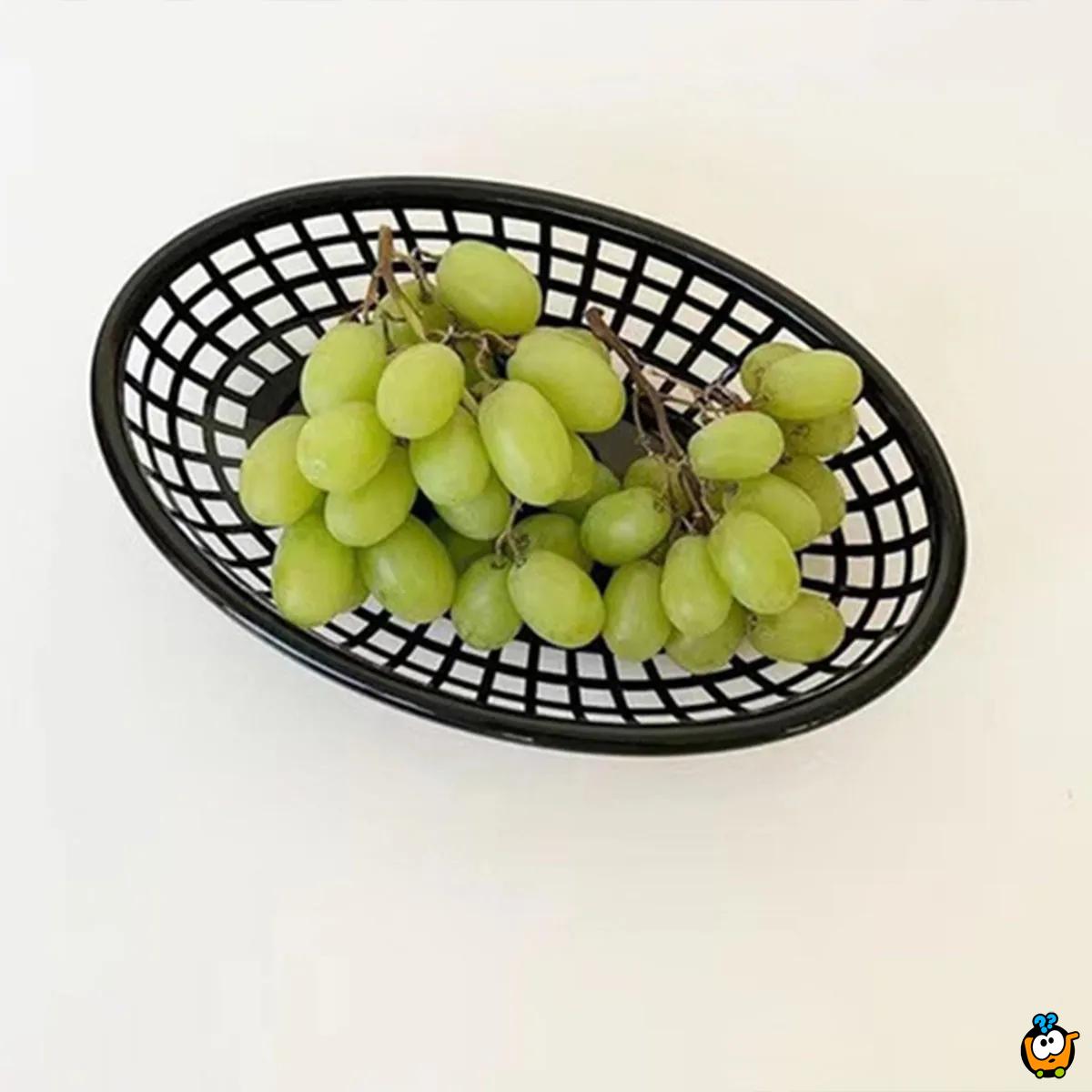 Retro plastična korpa za posluživanje hrane