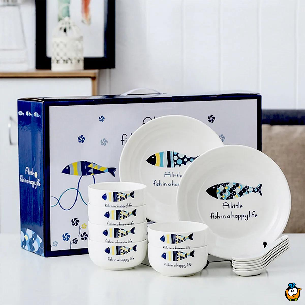 Happy Sea Life - porcelanski set tanjira i činija sa kašikama u poklon pakovanju
