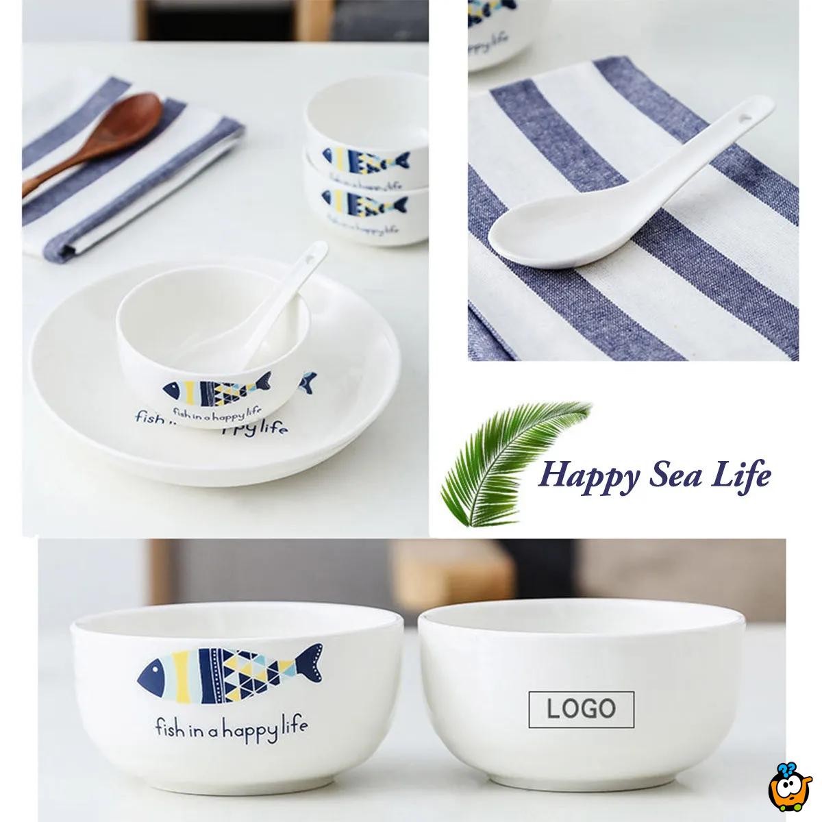 Happy Sea Life - porcelanski set tanjira i činija sa kašikama u poklon pakovanju